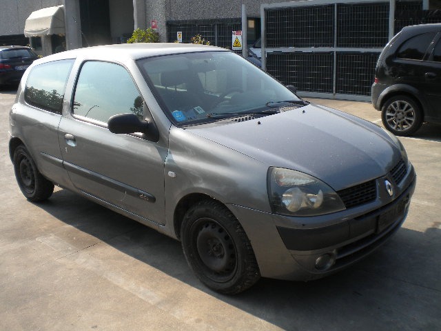 RENAULT CLIO 1.5 D 48KW 5M 3P (2003) RICAMBI IN MAGAZZINO 