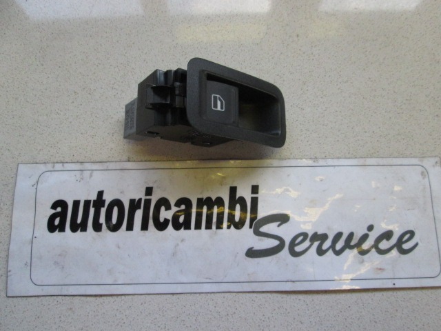 ZADNJE STIKALO OEM N. 7L69598558 ORIGINAL REZERVNI DEL VOLKSWAGEN POLO 6R1 6C1 (06/2009 - 02/2014) BENZINA LETNIK 2010