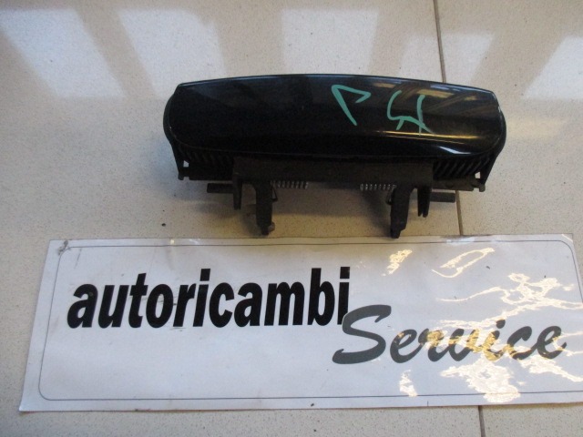 ZUNANJA KLJUKA ZADNJA LEVA VRATA OEM N. 8E1837207 ORIGINAL REZERVNI DEL AUDI A4 B6 8E2 8E5 BER/SW (2001 - 2005) DIESEL LETNIK 2003