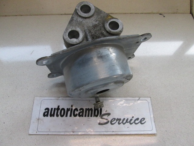 NOSILCI MOTORJA/DRUGO OEM N. 95033 ORIGINAL REZERVNI DEL OPEL ZAFIRA B A05 M75 (2005 - 2008) BENZINA LETNIK 2007