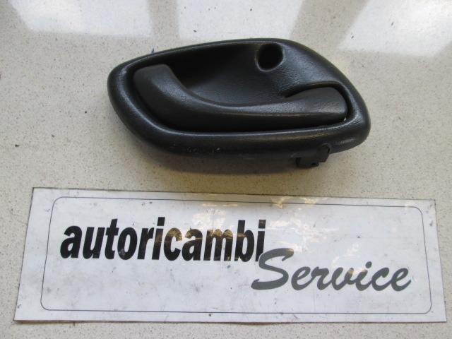 NOTRANJA KLJUKA  OEM N. 8310161G01T01 ORIGINAL REZERVNI DEL SUZUKI BALENO EG (1995 - 2001) BENZINA LETNIK 1996