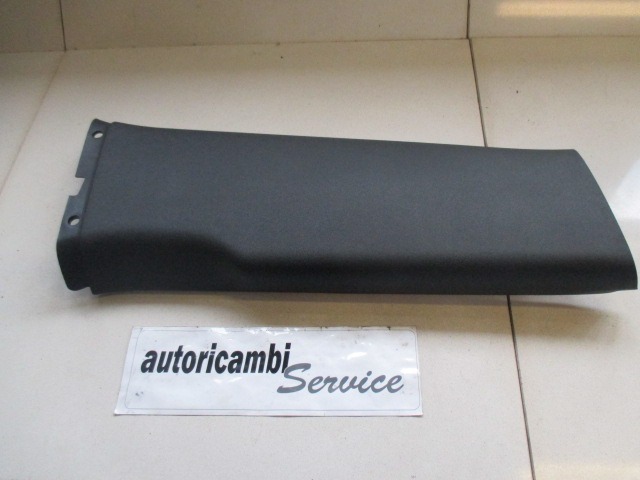 8P4867240 RIVESTIMENTO MONTANTE CENTRALE DESTRO AUDI A3 2.0 D 103KW 6M 5P (2007) RICAMBIO USATO 