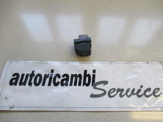 ZADNJE STIKALO OEM N. 4F0959855 ORIGINAL REZERVNI DEL AUDI A3 MK2 8P 8PA 8P1 (2003 - 2008)DIESEL LETNIK 2007