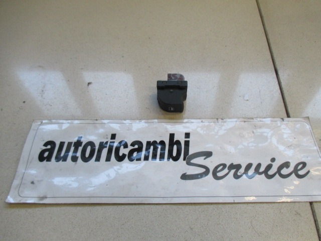 ZADNJE STIKALO OEM N. 4F0959855 ORIGINAL REZERVNI DEL AUDI A3 MK2 8P 8PA 8P1 (2003 - 2008)DIESEL LETNIK 2007