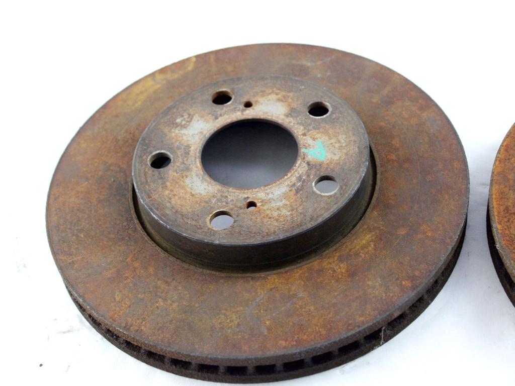 SPREDNJI ZAVORNI DISKI OEM N. 4351233041 ORIGINAL REZERVNI DEL TOYOTA AVENSIS VERSO M2 (2001 - 2004) DIESEL LETNIK 2004