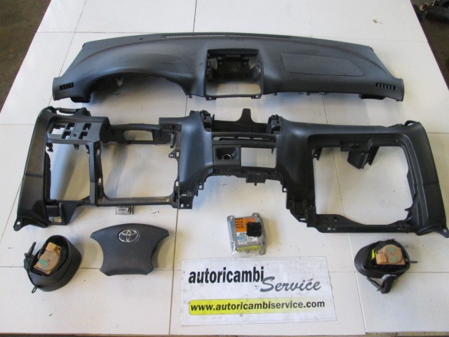 KIT AIRBAG COMPLETO DI CRUSCOTTO CENTRALINA AIRBAG GUIDA E PASSEGGERO TOYOTA AVENSIS VERSO 2.0 D 85KW 5M 5P (2004) RICAMBIO USATO 89170-44050 231000-2460