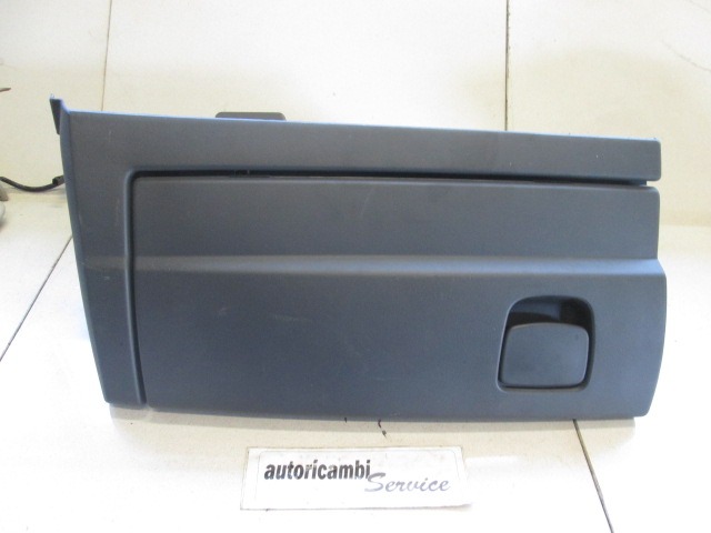 PREDAL ZA DOKUMENTE OEM N. 735364131 ORIGINAL REZERVNI DEL FIAT CROMA 194 MK2 R (11-2007 - 2010) DIESEL LETNIK 2008