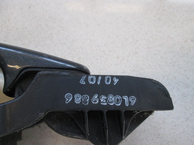 ZUNANJA KLJUKA ZADNJA DESNA VRATA OEM N. 3B0837207GGRU ORIGINAL REZERVNI DEL SEAT IBIZA 6L1 MK3 R (02/2006 - 2008) BENZINA LETNIK 2007