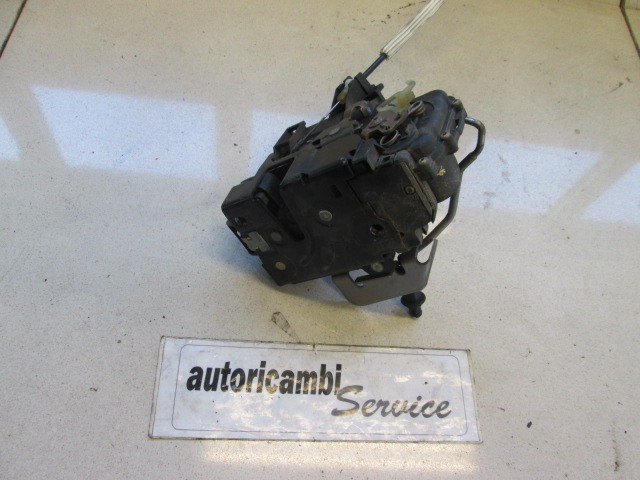 CENTRALNI ZAKLEP SPREDNJIH VRAT  OEM N. 4B1837016G ORIGINAL REZERVNI DEL AUDI A6 C5 R 4B5 4B2 BER/SW/ALLROAD (2001 - 2004)DIESEL LETNIK 2003