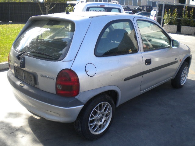 OPEL CORSA 1.5 D 49KW 5M 3P (1998) BUTTATA INTERA 