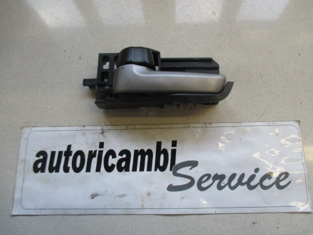 NOTRANJA KLJUKA  OEM N. 8313062J30BWL ORIGINAL REZERVNI DEL SUZUKI SX4 EY GY (2006 - 2010) BENZINA LETNIK 2008