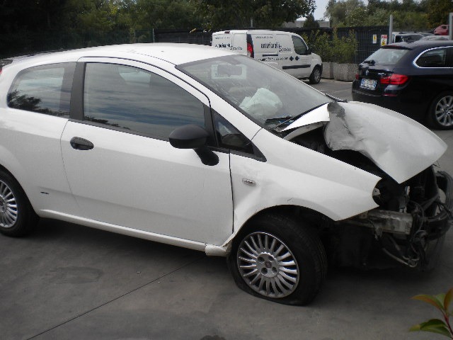 FIAT GRANDE PUNTO 1.2 B 48KW 5M 3P (2007) RICAMBI IN MAGAZZINO