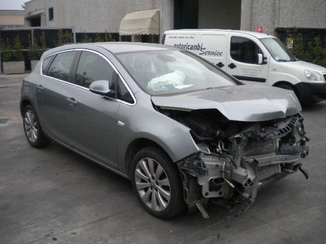 OPEL ASTRA J 1.4 B 103KW 6M 5P (2010) RICAMBI IN MAGAZZINO 