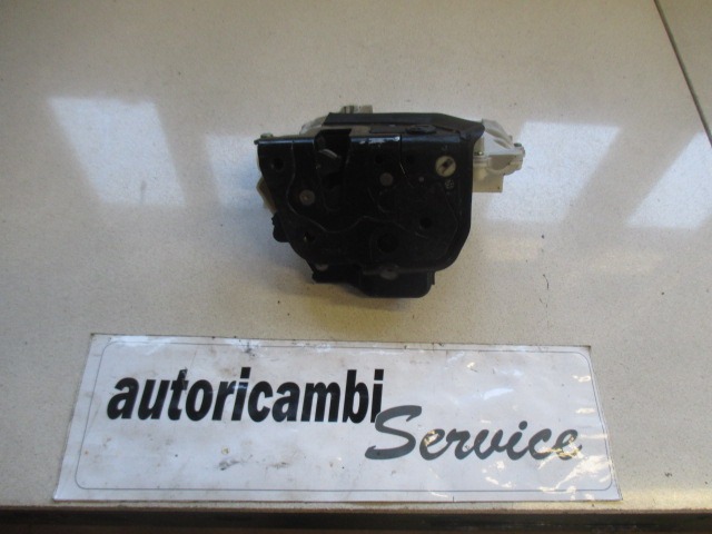 CENTRALNO ZAKLEPANJE ZADNJIH DESNIH VRAT OEM N. 8E0839016AA ORIGINAL REZERVNI DEL AUDI A4 B7 8EC 8ED 8HE BER/SW/CABRIO (2004 - 2007) DIESEL LETNIK 2005