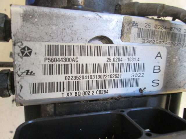 ABS AGREGAT S PUMPO OEM N. P56044300AC ORIGINAL REZERVNI DEL JEEP GRAND CHEROKEE WJ WG MK2 (1999 - 04/2005) DIESEL LETNIK 2003