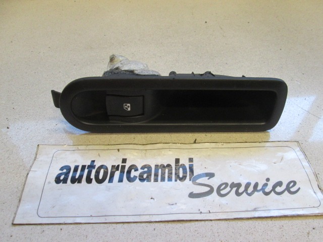 ZADNJE STIKALO OEM N. 156013870 ORIGINAL REZERVNI DEL RENAULT SCENIC/GRAND SCENIC JM0/1 MK2 (2003 - 2009) DIESEL LETNIK 2004