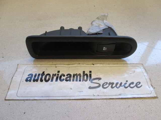 ZADNJE STIKALO OEM N. 156013870 ORIGINAL REZERVNI DEL RENAULT SCENIC/GRAND SCENIC JM0/1 MK2 (2003 - 2009) DIESEL LETNIK 2004