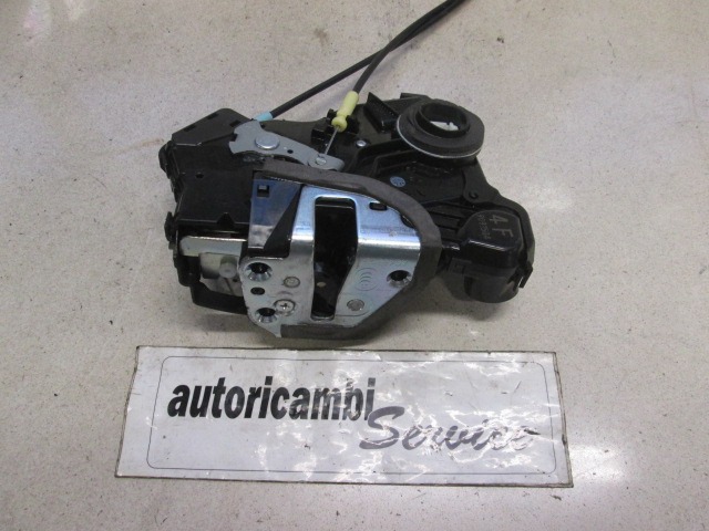 CENTRALNI ZAKLEP SPREDNJIH VRAT  OEM N. 6903012490 ORIGINAL REZERVNI DEL TOYOTA URBAN CRUISER P1 (2009 - 2014) DIESEL LETNIK 2009