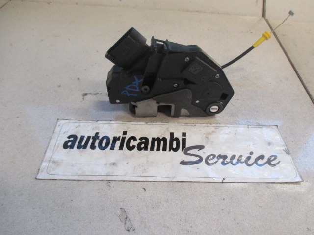 CENTRALNO ZAKLEPANJE ZADNJIH DESNIH VRAT OEM N. 8A6AA26412AF ORIGINAL REZERVNI DEL FORD FIESTA CB1 CNN MK6 (09/2008 - 11/2012) DIESEL LETNIK 2010