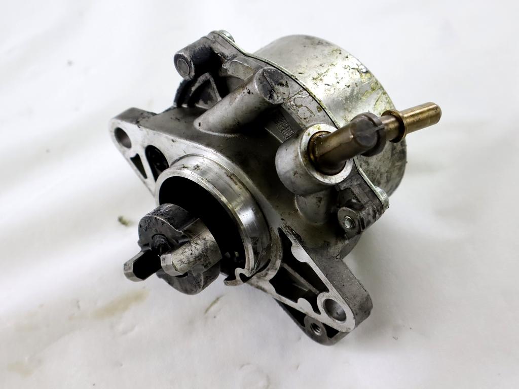 VAKUUM CRPALKA OEM N. 802020974 ORIGINAL REZERVNI DEL VOLKSWAGEN GOLF VI 5K1 517 AJ5 MK6 (2008-2012) DIESEL LETNIK 2010