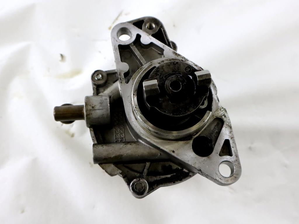 VAKUUM CRPALKA OEM N. 802020974 ORIGINAL REZERVNI DEL VOLKSWAGEN GOLF VI 5K1 517 AJ5 MK6 (2008-2012) DIESEL LETNIK 2010