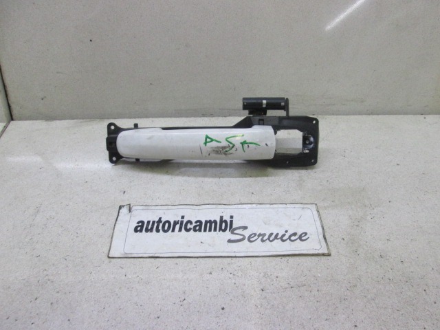 ZUNANJA KLJUKA SPREDNJA LEVA VRATA OEM N. 8281263J0026U ORIGINAL REZERVNI DEL SUZUKI SWIFT MZ EZ MK3 (2004 - 2010) BENZINA LETNIK 2008