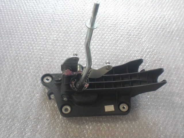 ROCNI MEHANIZEM ZA IZMENJAVO OEM N. 3062908101 ORIGINAL REZERVNI DEL MAZDA 3 MK1 BK (2003 - 2009)BENZINA LETNIK 2003