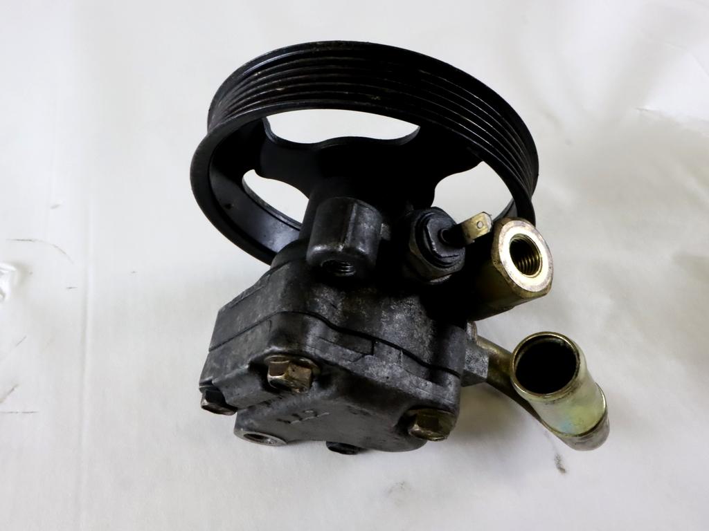 SERVO CRPALKA  OEM N. BN9R32600C  ORIGINAL REZERVNI DEL MAZDA 3 MK1 BK (2003 - 2009)BENZINA LETNIK 2003