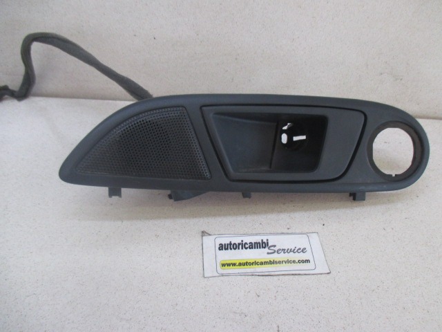 NOTRANJA KLJUKA  OEM N. 8A61-A2260 ORIGINAL REZERVNI DEL FORD FIESTA CB1 CNN MK6 (09/2008 - 11/2012) BENZINA LETNIK 2009