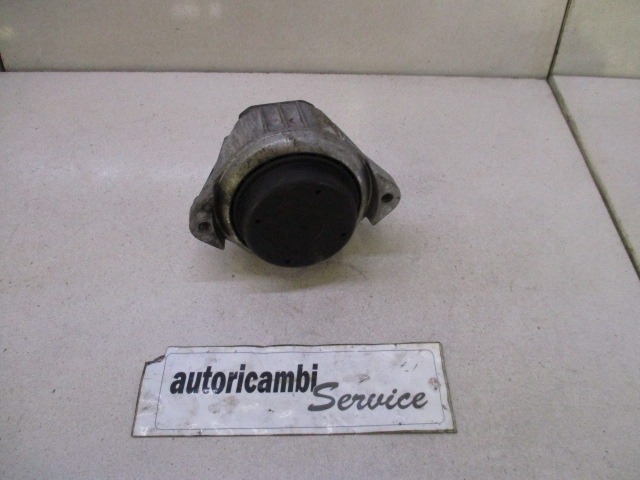 NOSILCI MOTORJA/DRUGO OEM N. 13981112 ORIGINAL REZERVNI DEL BMW SERIE 1 BER/COUPE/CABRIO E81/E82/E87/E88 LCI R (2007 - 2013) DIESEL LETNIK 2008