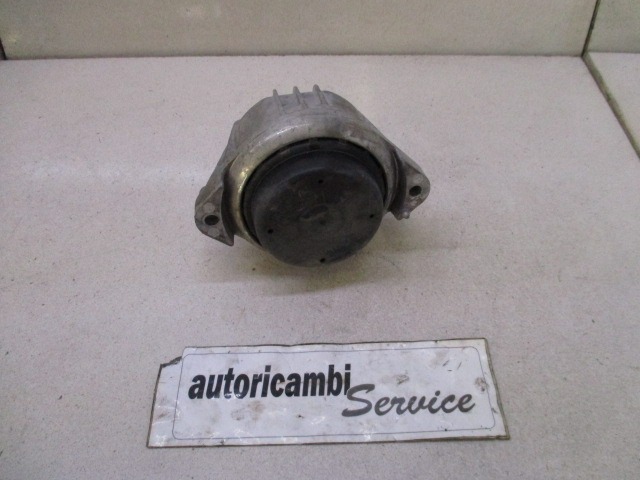 NOSILCI MOTORJA/DRUGO OEM N. 13981112 ORIGINAL REZERVNI DEL BMW SERIE 1 BER/COUPE/CABRIO E81/E82/E87/E88 LCI R (2007 - 2013) DIESEL LETNIK 2008