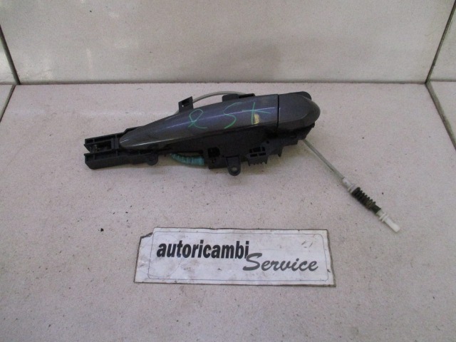 ZUNANJA KLJUKA ZADNJA LEVA VRATA OEM N. 51217060651 ORIGINAL REZERVNI DEL BMW SERIE 1 BER/COUPE/CABRIO E81/E82/E87/E88 LCI R (2007 - 2013) DIESEL LETNIK 2008