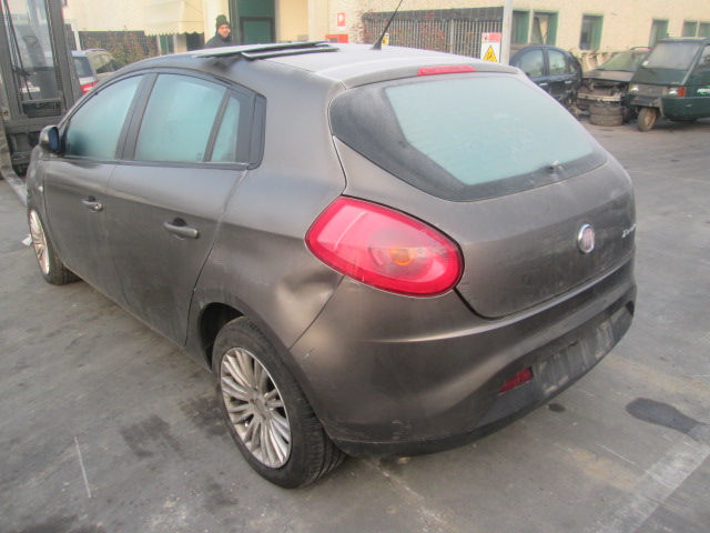 FIAT BRAVO 1.9 D 5M 5P 88KW (2007) RICAMBI IN MAGAZZINO 