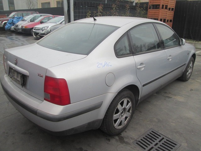 VOLKSWAGEN PASSAT 1.9 D 81KW 5M 4P (1998) RICAMBI IN MAGAZZINO 