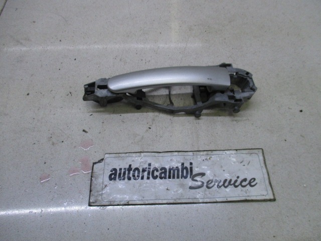 ZUNANJA KLJUKA SPREDNJA LEVA VRATA OEM N. 3B0837205 ORIGINAL REZERVNI DEL VOLKSWAGEN GOLF V 1K1 1K5 MK5 BER/SW (02/2004-11/2008) DIESEL LETNIK 2004