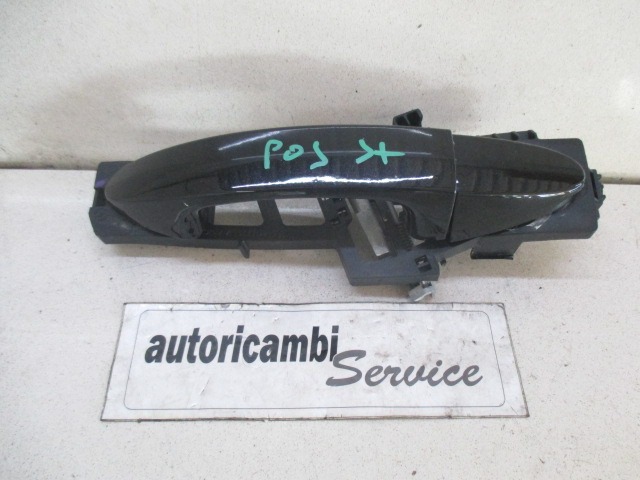 ZUNANJA KLJUKA ZADNJA LEVA VRATA OEM N. 8A61A22437 ORIGINAL REZERVNI DEL FORD FIESTA CB1 CNN MK6 (09/2008 - 11/2012) BENZINA/GPL LETNIK 2010