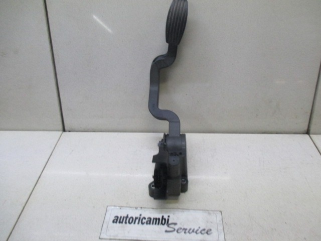 PEDALI OEM N. 280755052 ORIGINAL REZERVNI DEL FIAT BRAVO 198 R (2010 - 2014) DIESEL LETNIK 2011