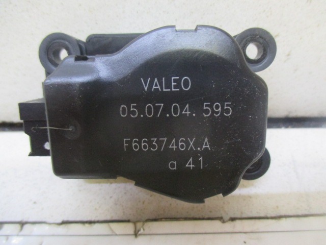 MOTORCEK OGREVANJA OEM N. F663746X ORIGINAL REZERVNI DEL CITROEN C3 / PLURIEL MK1 (2002 - 09/2005) DIESEL LETNIK 2005