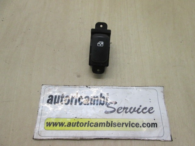 ZADNJE STIKALO OEM N. 93580-1D5003W ORIGINAL REZERVNI DEL KIA CARENS UN MK3 (2006 - 2013) DIESEL LETNIK 2008