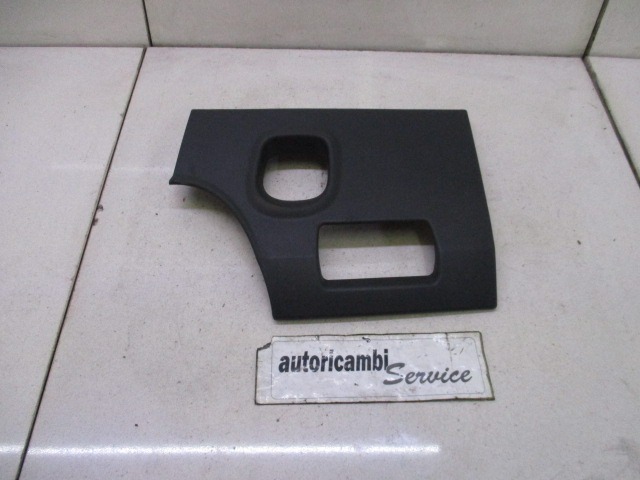 MONTA?NI DELI /  ARMATURNE PLOSCE SPODNJI OEM N. 8200182566 ORIGINAL REZERVNI DEL RENAULT MEGANE MK2 BM0/1 CM0/1 EM0/1 KM0/1 LM0/1 BER/GRANDTOUR  (10/2002 - 02/2006) DIESEL LETNIK 2004