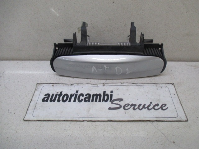 ZUNANJA KLJUKA SPREDNJA DESNA VRATA OEM N. 4B0839885 ORIGINAL REZERVNI DEL AUDI A3 MK2 8P 8PA 8P1 (2003 - 2008)BENZINA LETNIK 2005