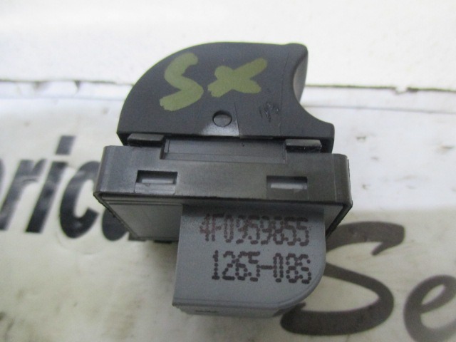 ZADNJE STIKALO OEM N. 4F0959855 ORIGINAL REZERVNI DEL AUDI A3 MK2 8P 8PA 8P1 (2003 - 2008)BENZINA LETNIK 2005