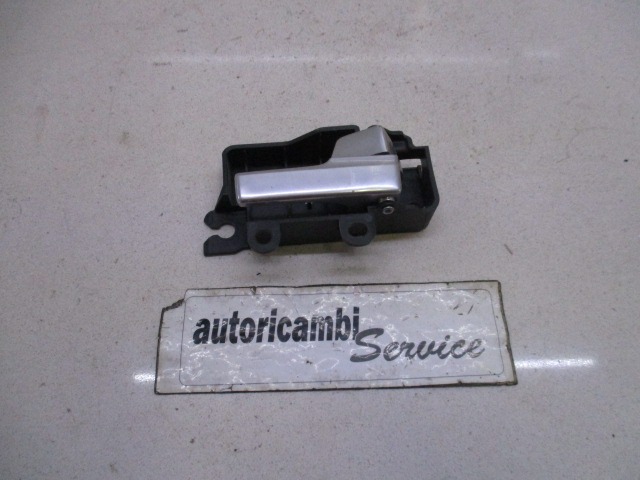 NOTRANJA KLJUKA  OEM N. 8M51-R22600 ORIGINAL REZERVNI DEL FORD FOCUS DA HCP DP MK2 R BER/SW (2008 - 2011) DIESEL LETNIK 2010